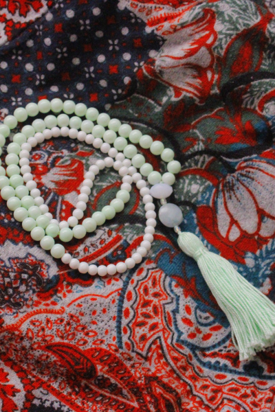  Aqua Green and White Beads Necklace